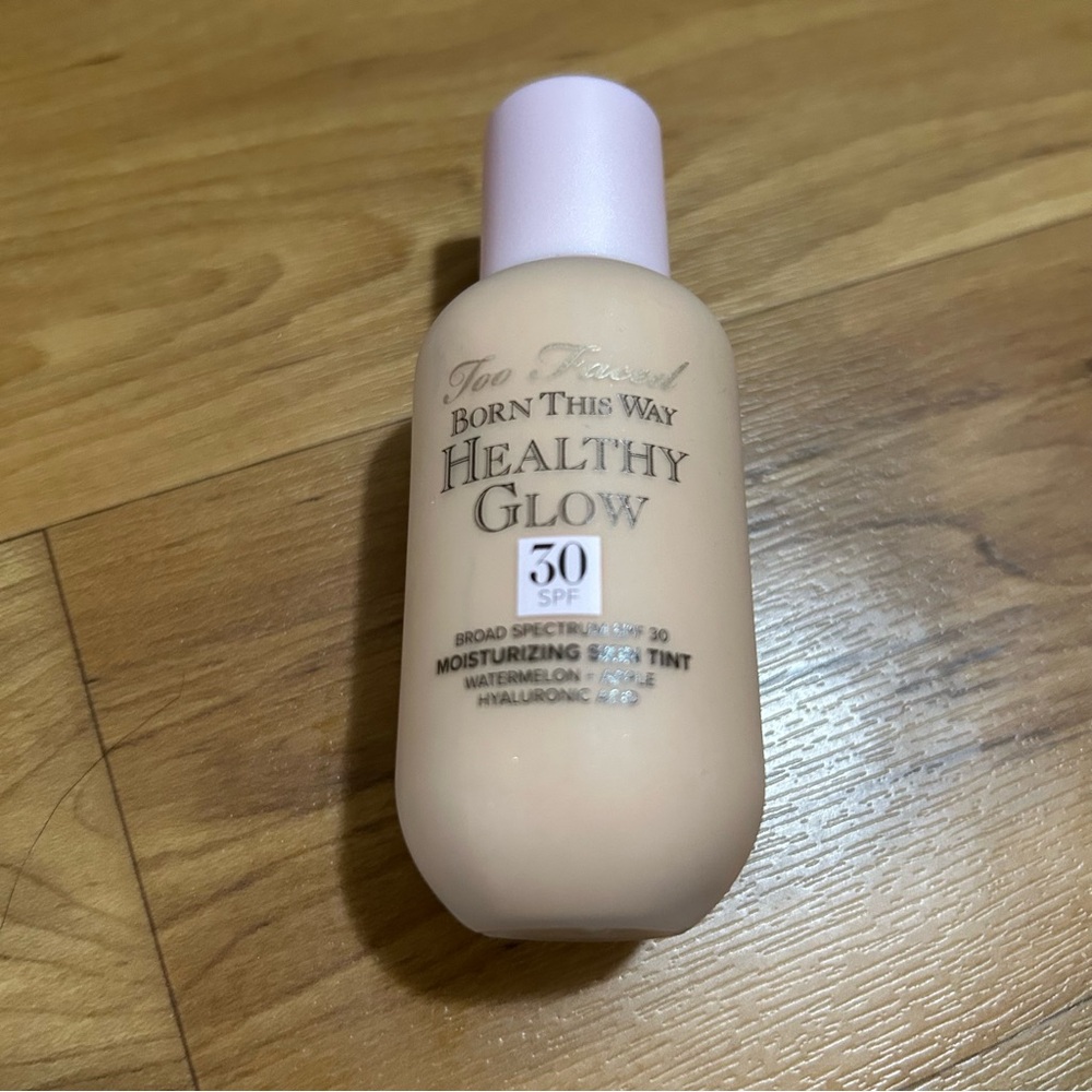 Too Faced Born This Way Healthy Glow Foundation - Porcelain